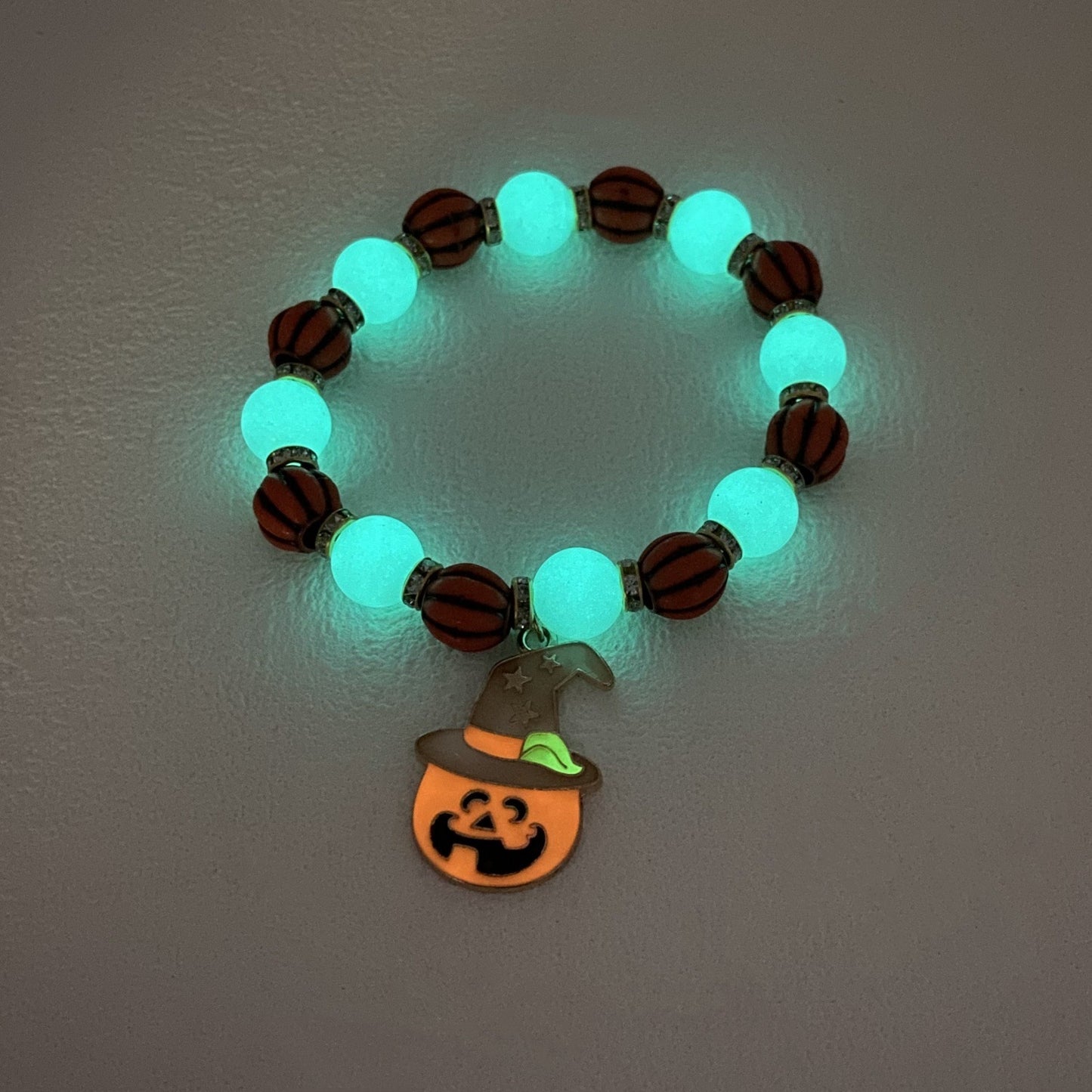 “Halloween Vintage Bracelet – Pumpkin, Witch Hat, & Gothic Beads for Women’s Party Wear”