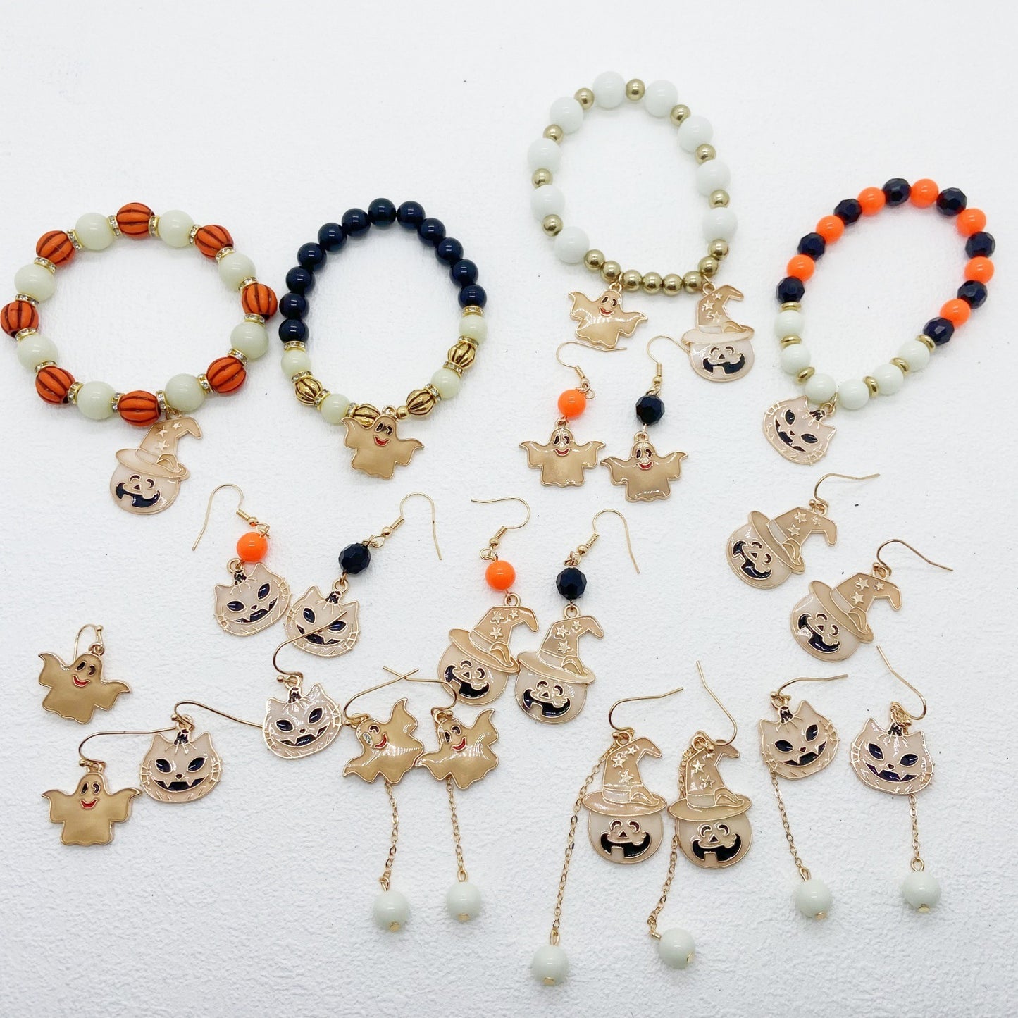 “Halloween Vintage Bracelet – Pumpkin, Witch Hat, & Gothic Beads for Women’s Party Wear”