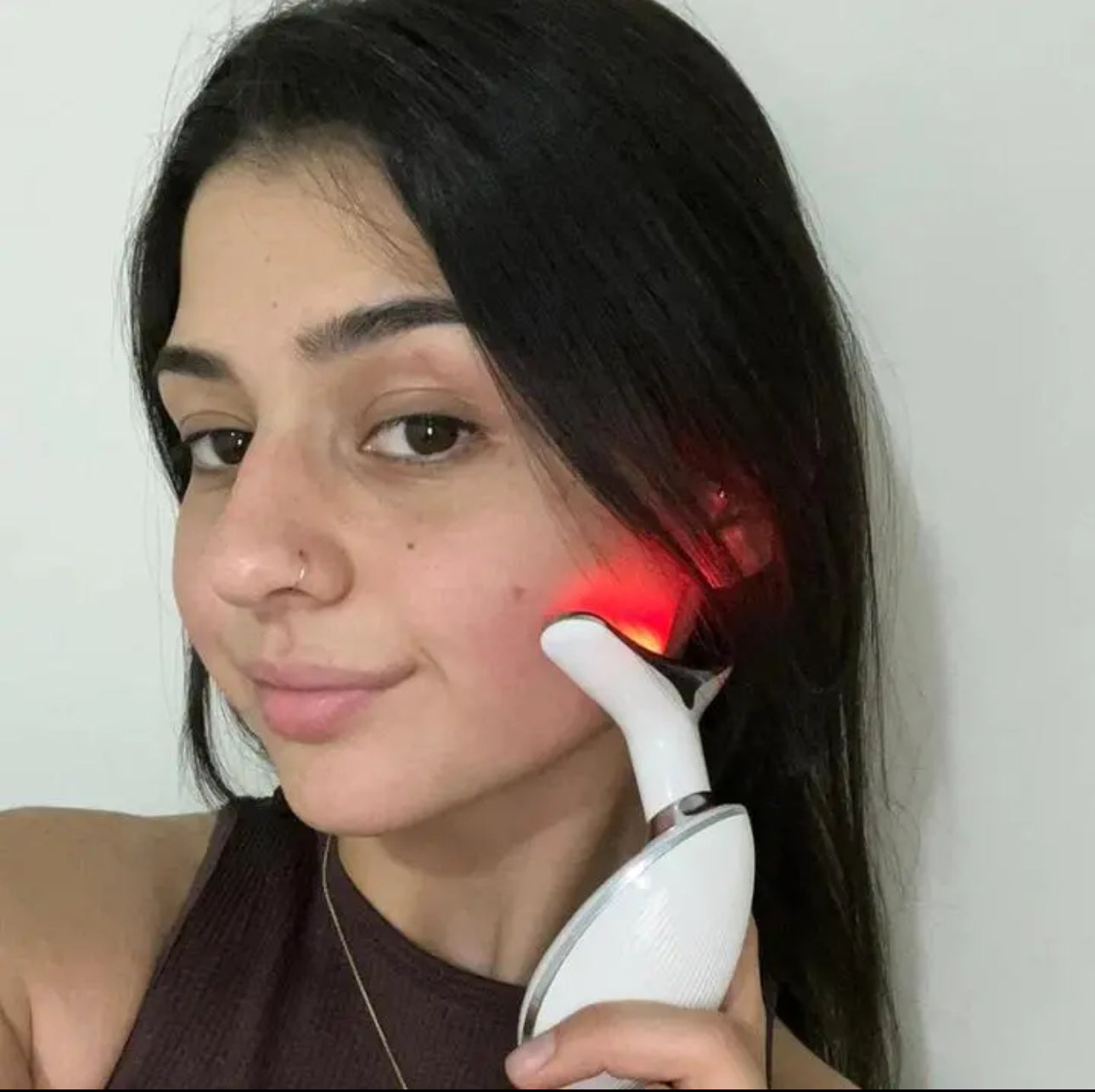 Wavy Chic Beauty Facial Massager, 7 Color  Wavy Acne Beauty Microcurrent Facial Device Skin Firming for Face Neck Beauty Device,